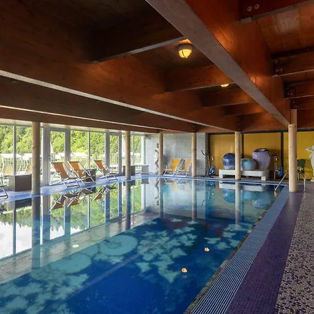 ホテル Grand Astoria 4*