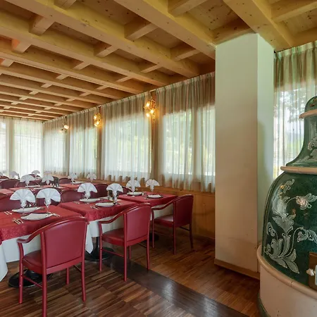 فندق Grand Astoria لافاروني