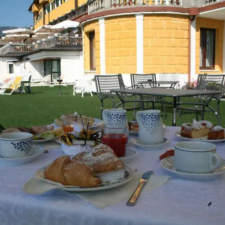 Grand Astoria 4*