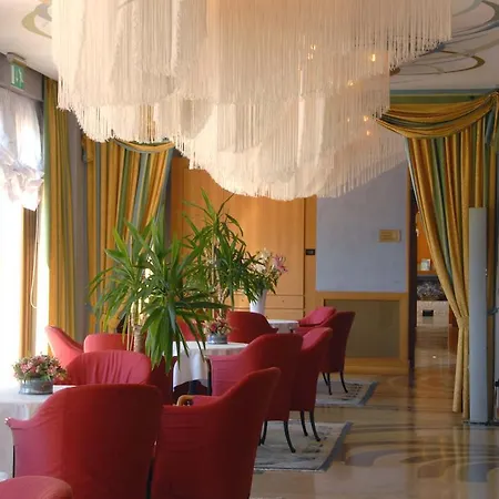 Grand Astoria فندق لافاروني
