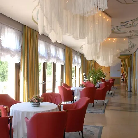 Grand Astoria