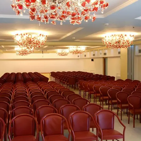 Grand Astoria فندق